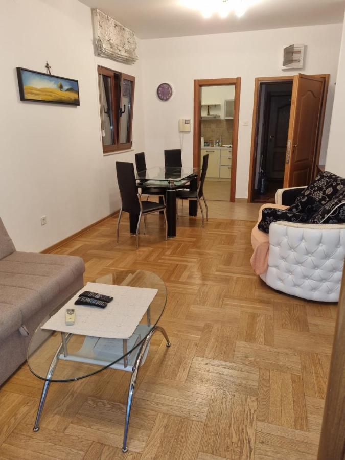 Apartments Sneza Risan Exterior foto