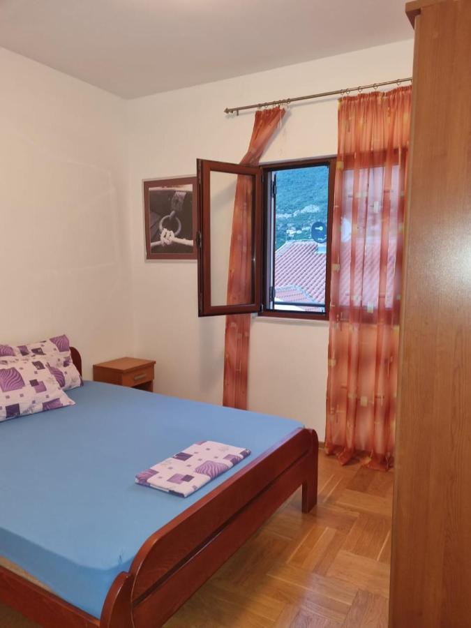 Apartments Sneza Risan Exterior foto
