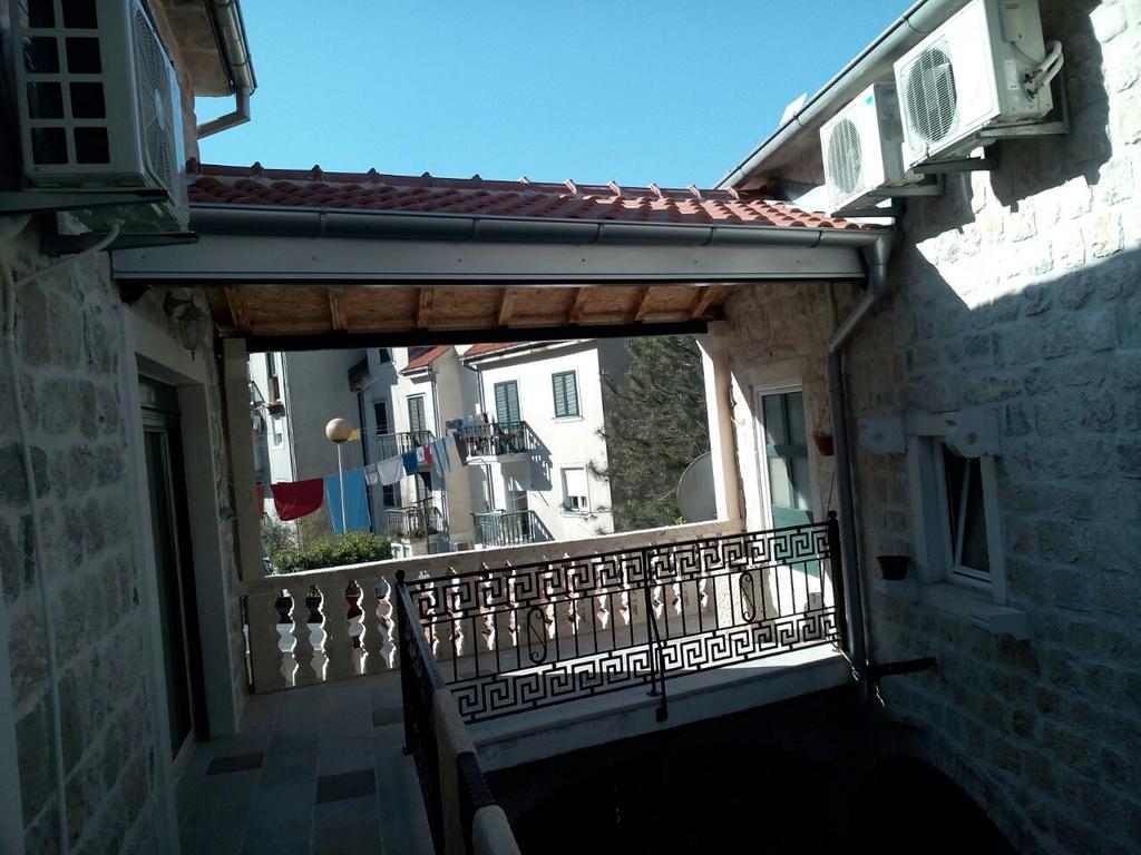 Apartments Sneza Risan Exterior foto