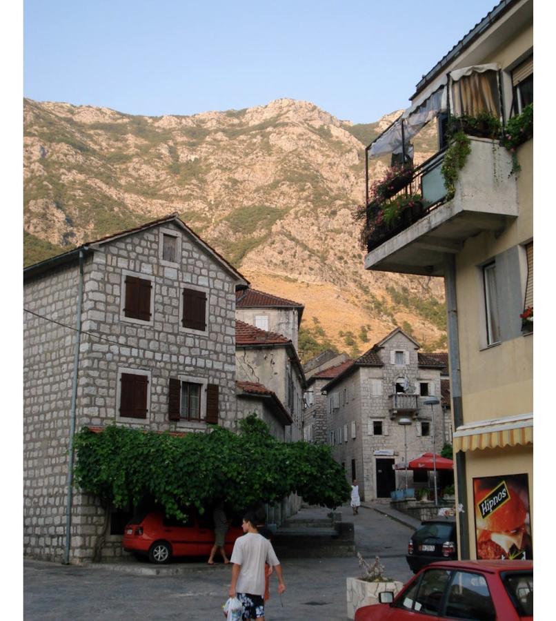 Apartments Sneza Risan Exterior foto